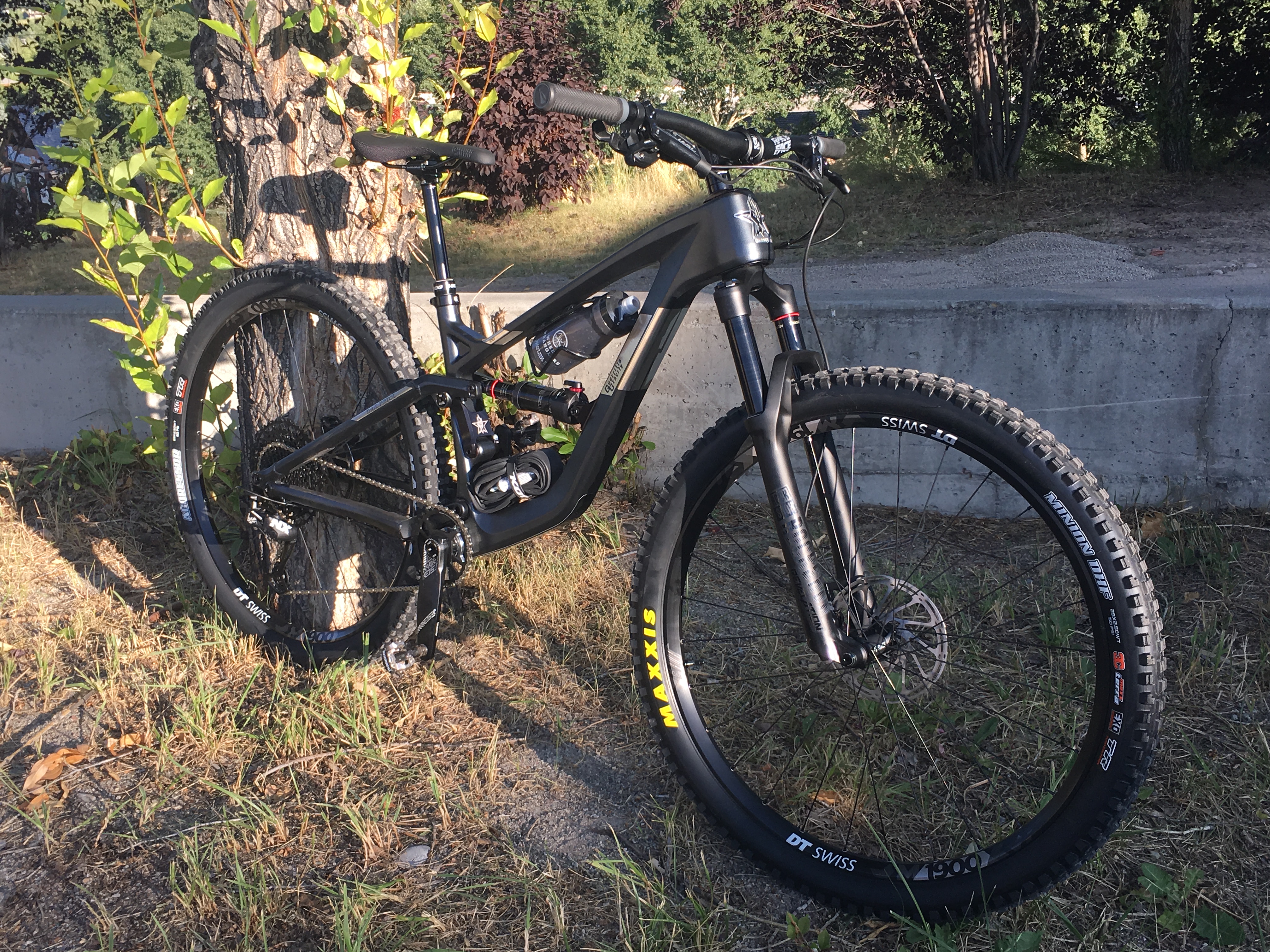 gravity trail mountain bike